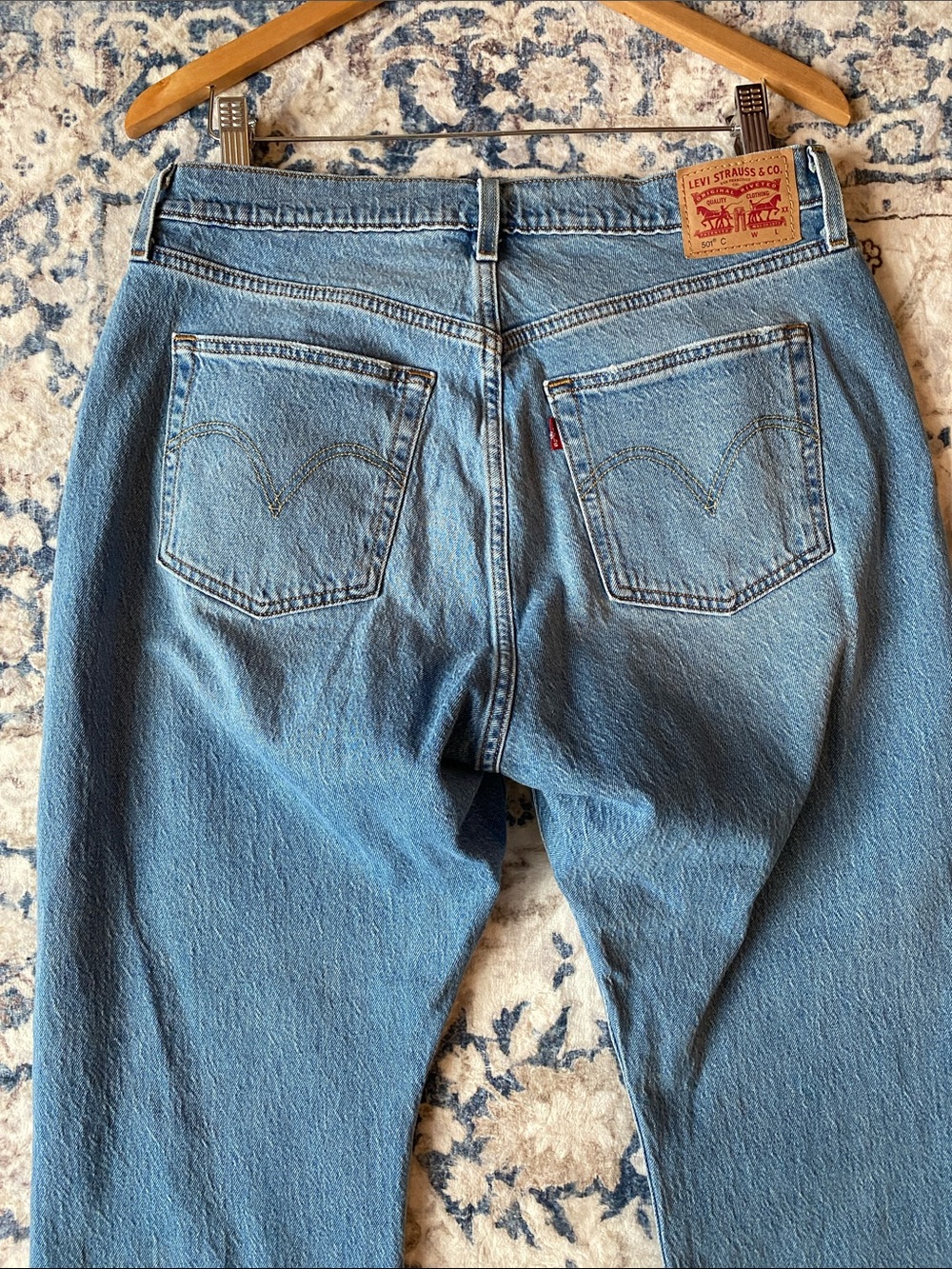 Like new! Levi’s 501 Curve High Waisted Jeans W32XL30 - Picture 8 of 11